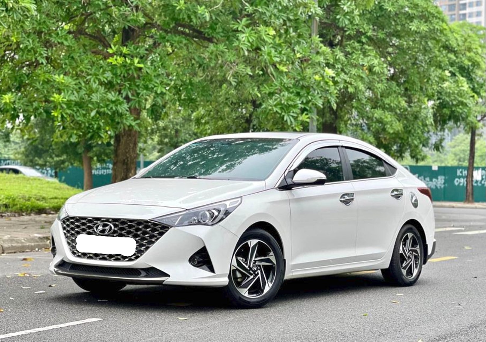 Thuê xe Hyundai Accent